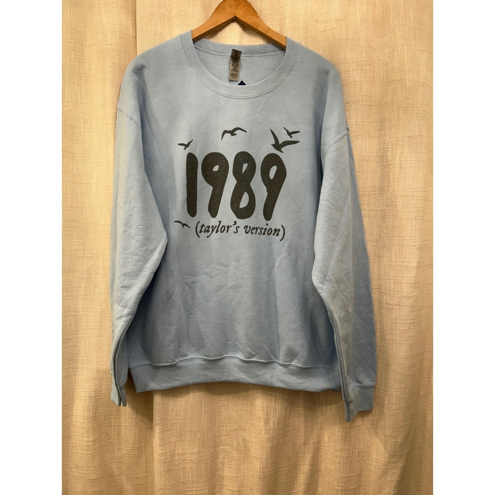 Laurel & Jack Swiftie 1989 Taylors Version Lg Crewneck Blue Graphic Sweater NWT